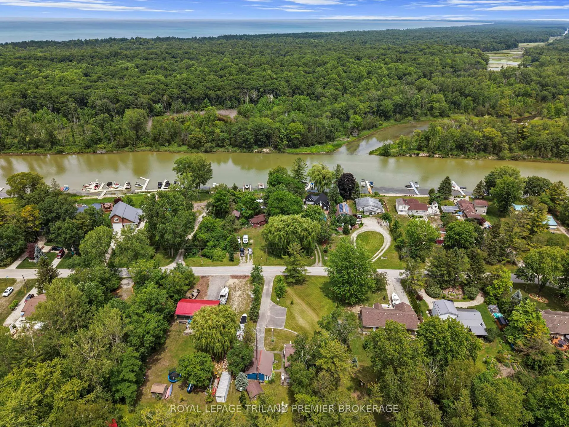 Photo 41 of 7755 Patrick Street, Lambton Shores, Port Franks — HOMEH