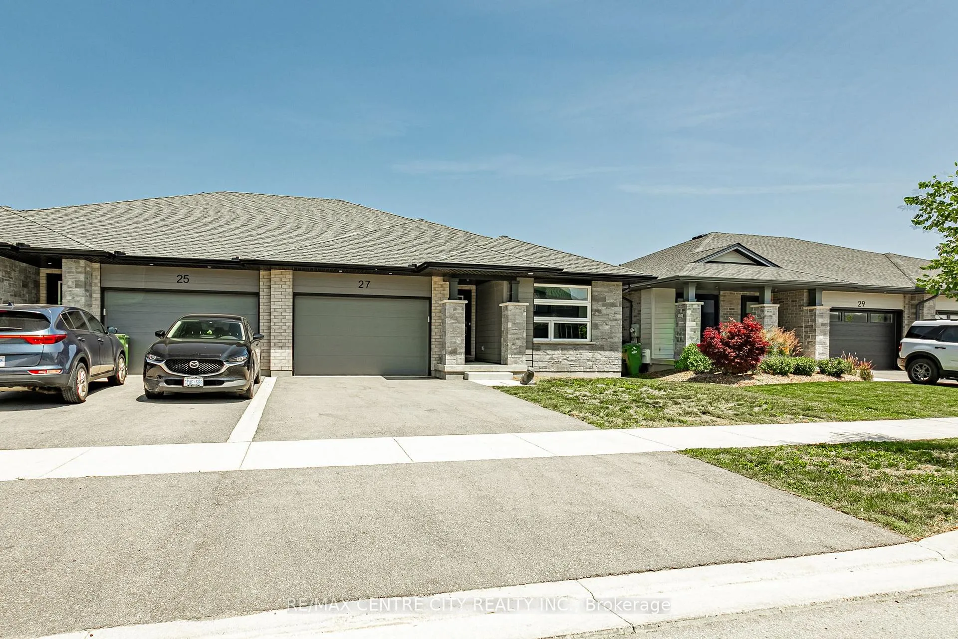 Photo 1 of 27 Silverleaf Path, St. Thomas — HOMEH