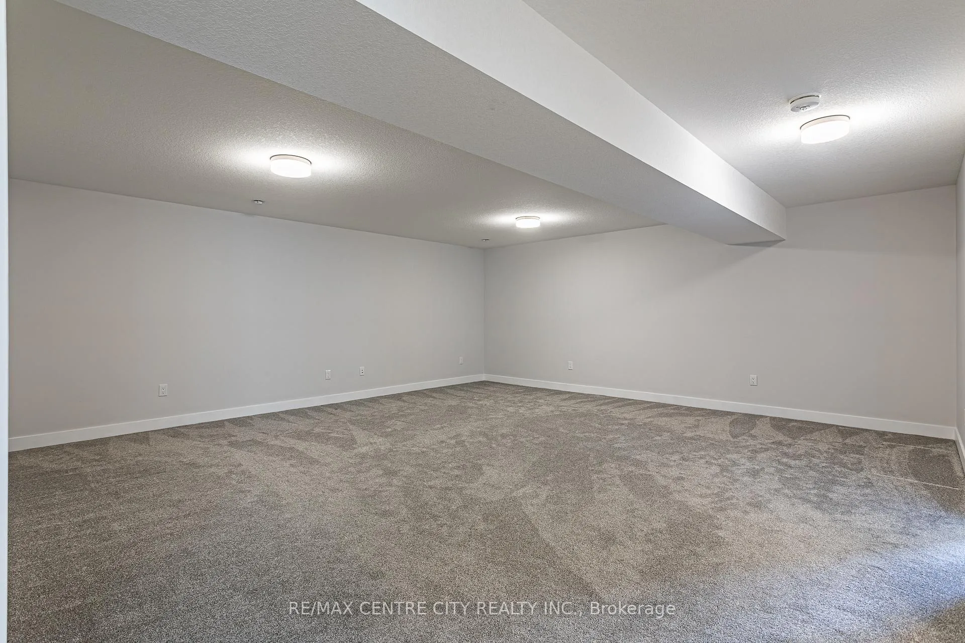 Photo 33 of 27 Silverleaf Path, St. Thomas — HOMEH