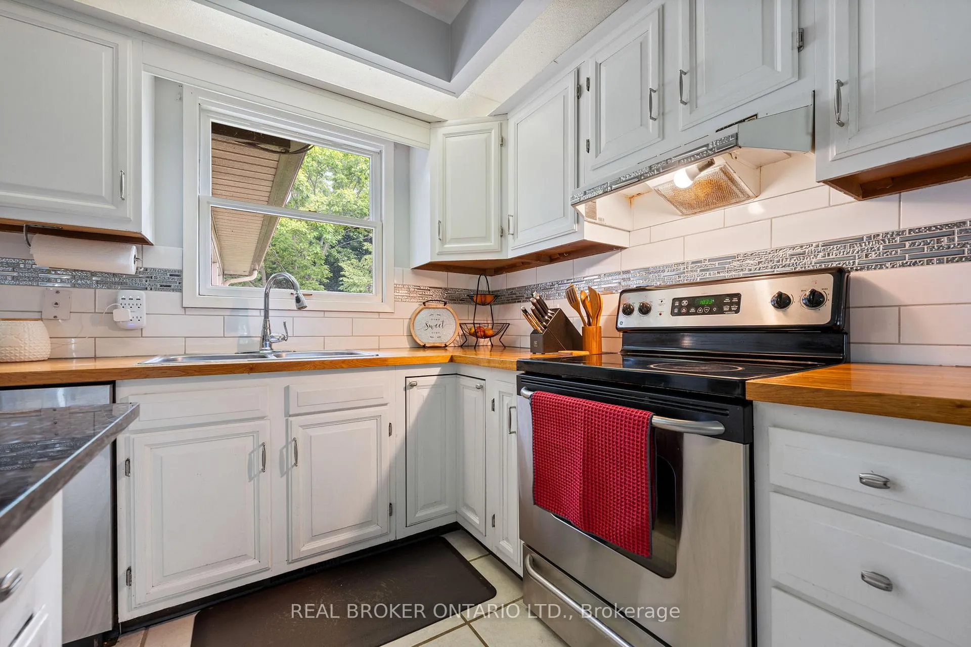 Photo 9 of 1015 Queen Street, Norfolk, Courtland — HOMEH