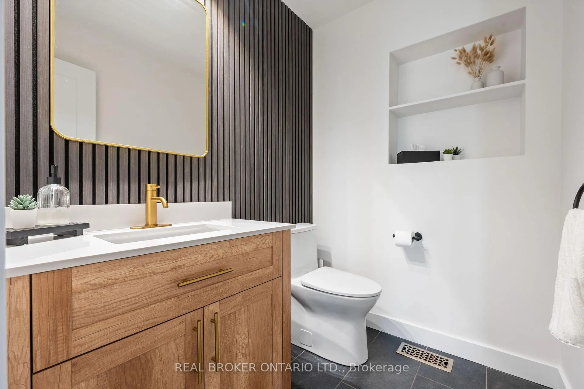 Photo 13 of 1015 Queen Street, Norfolk, Courtland — HOMEH