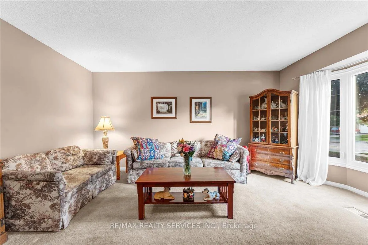 Photo 9 of 13 Corkett Drive, Brampton, Northwood Park — HOMEH