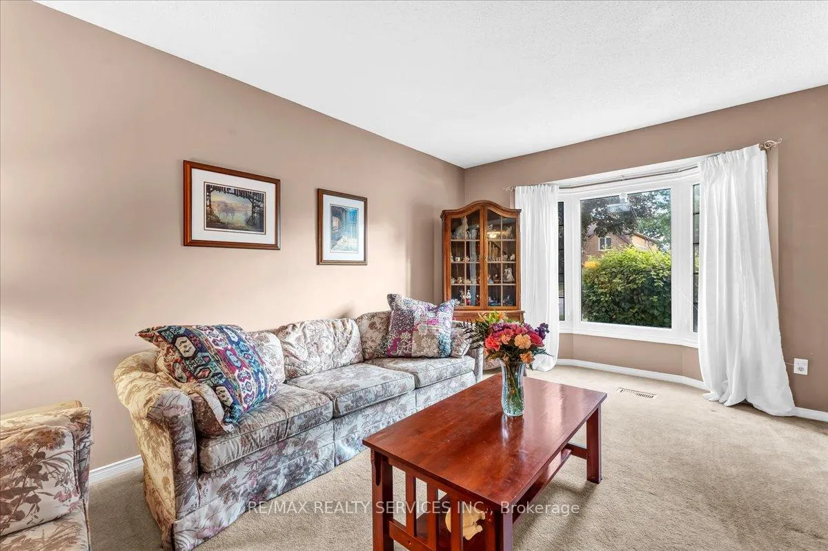 Photo 10 of 13 Corkett Drive, Brampton, Northwood Park — HOMEH