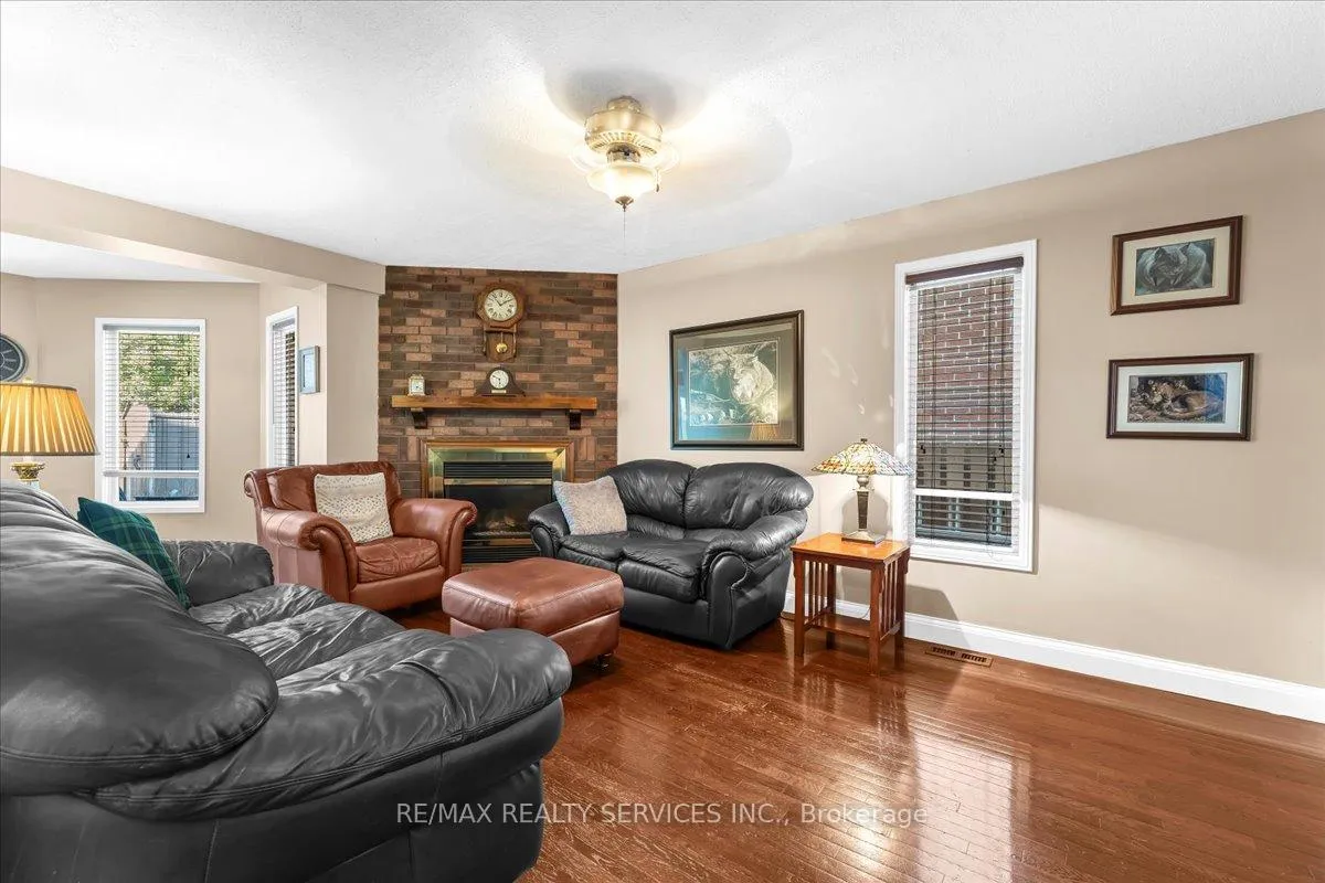 Photo 11 of 13 Corkett Drive, Brampton, Northwood Park — HOMEH