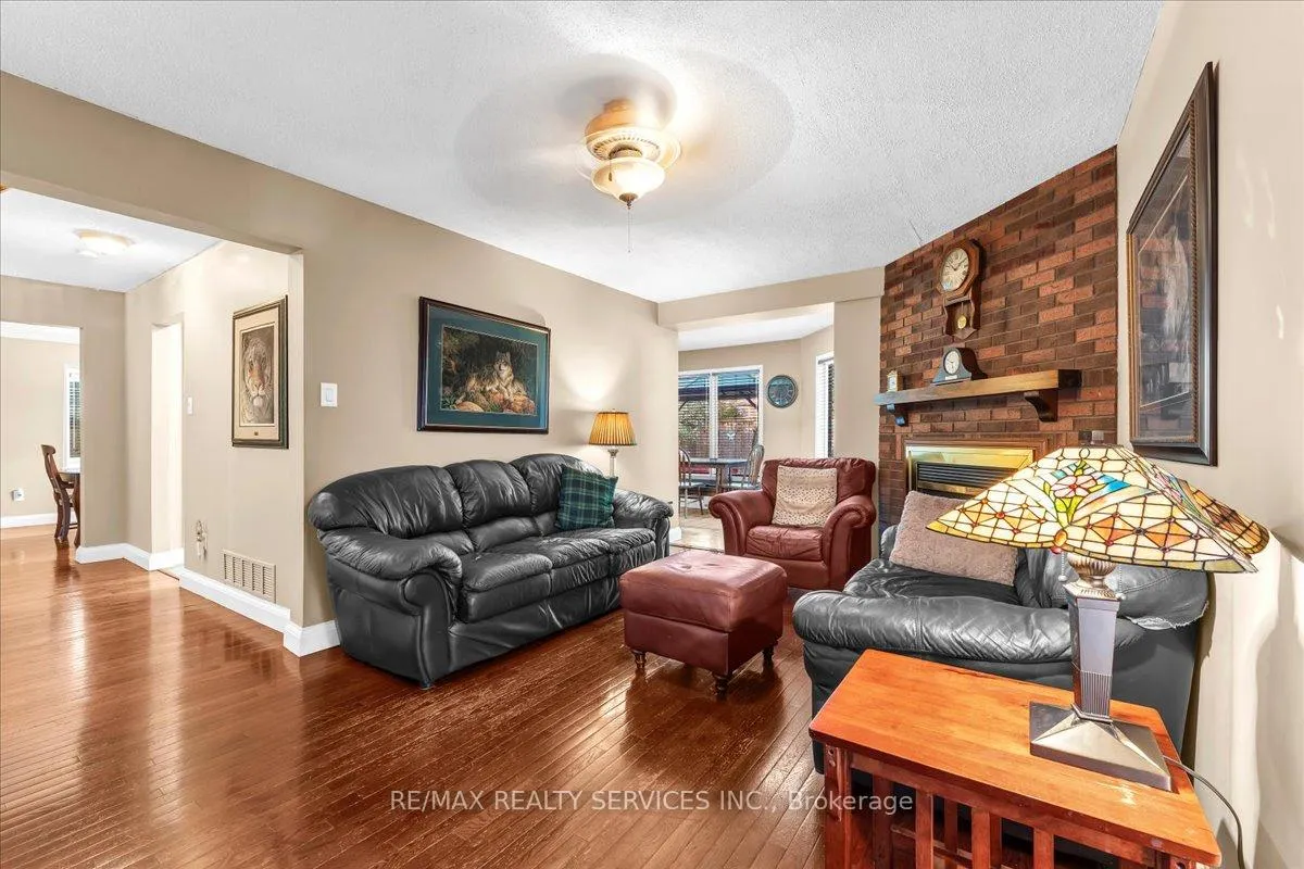 Photo 12 of 13 Corkett Drive, Brampton, Northwood Park — HOMEH