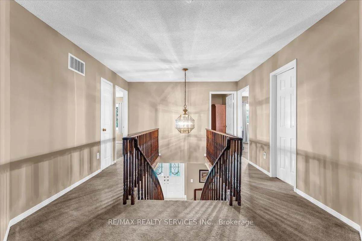 Photo 21 of 13 Corkett Drive, Brampton, Northwood Park — HOMEH