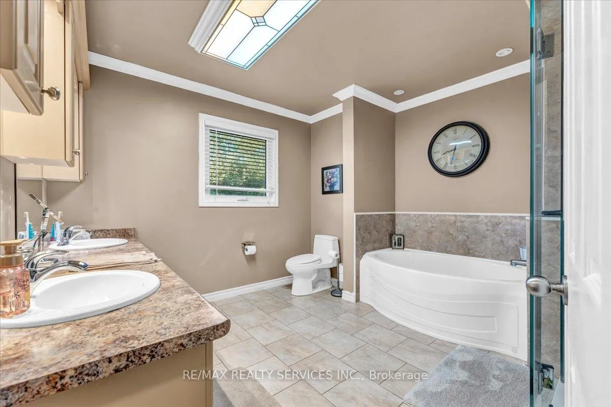 Photo 25 of 13 Corkett Drive, Brampton, Northwood Park — HOMEH
