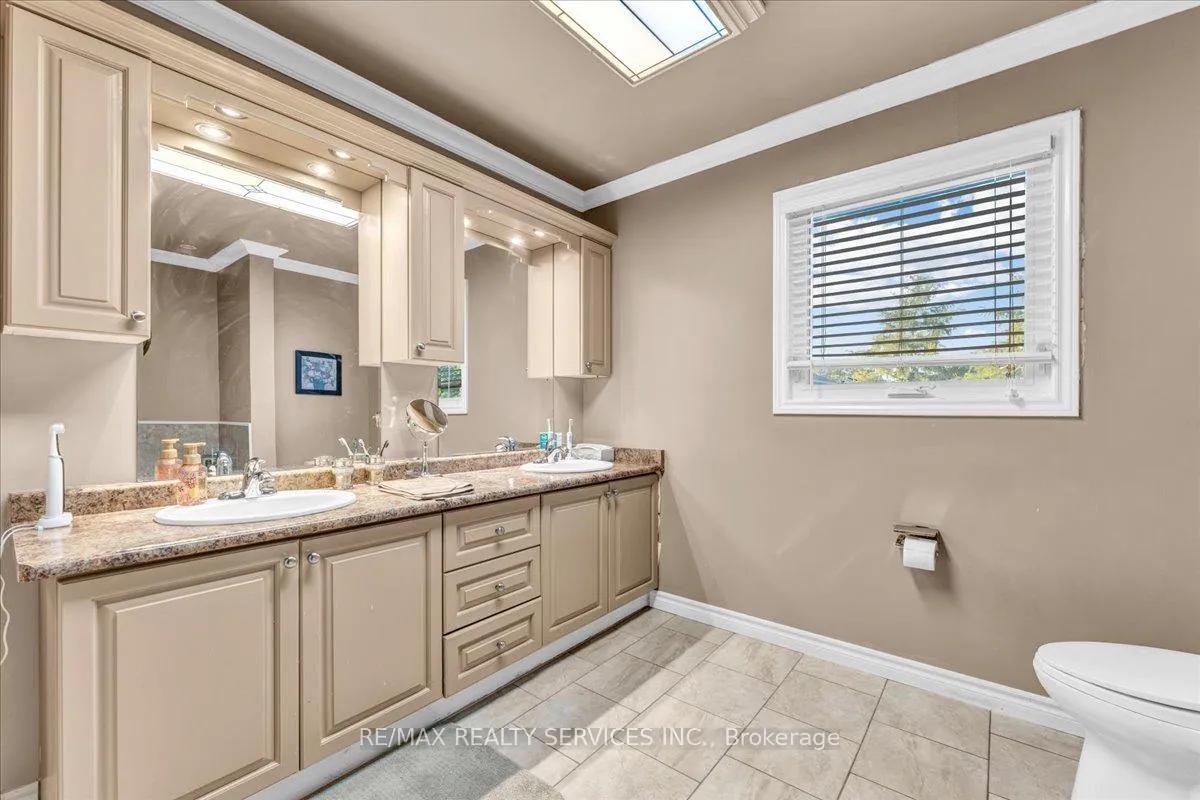 Photo 27 of 13 Corkett Drive, Brampton, Northwood Park — HOMEH