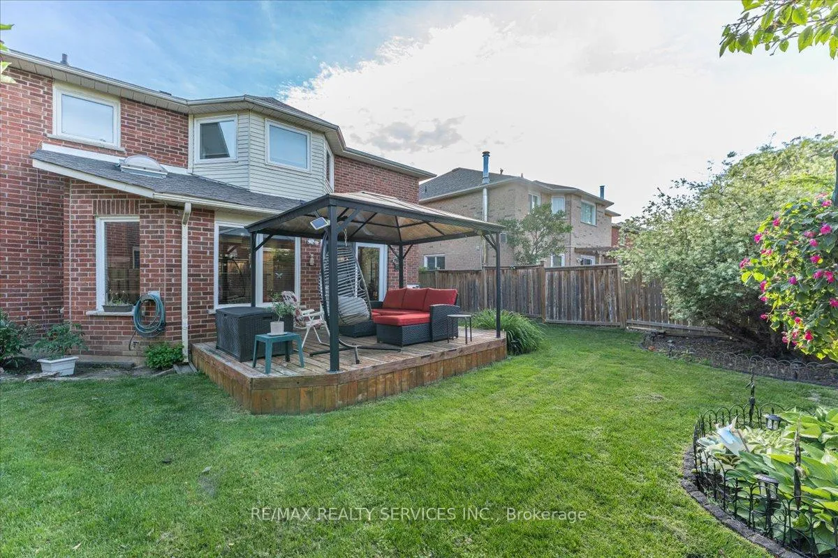Photo 42 of 13 Corkett Drive, Brampton, Northwood Park — HOMEH