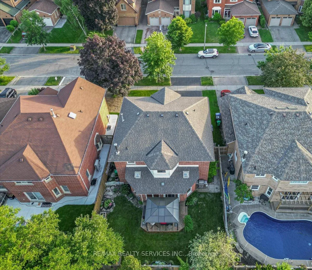 Photo 47 of 13 Corkett Drive, Brampton, Northwood Park — HOMEH