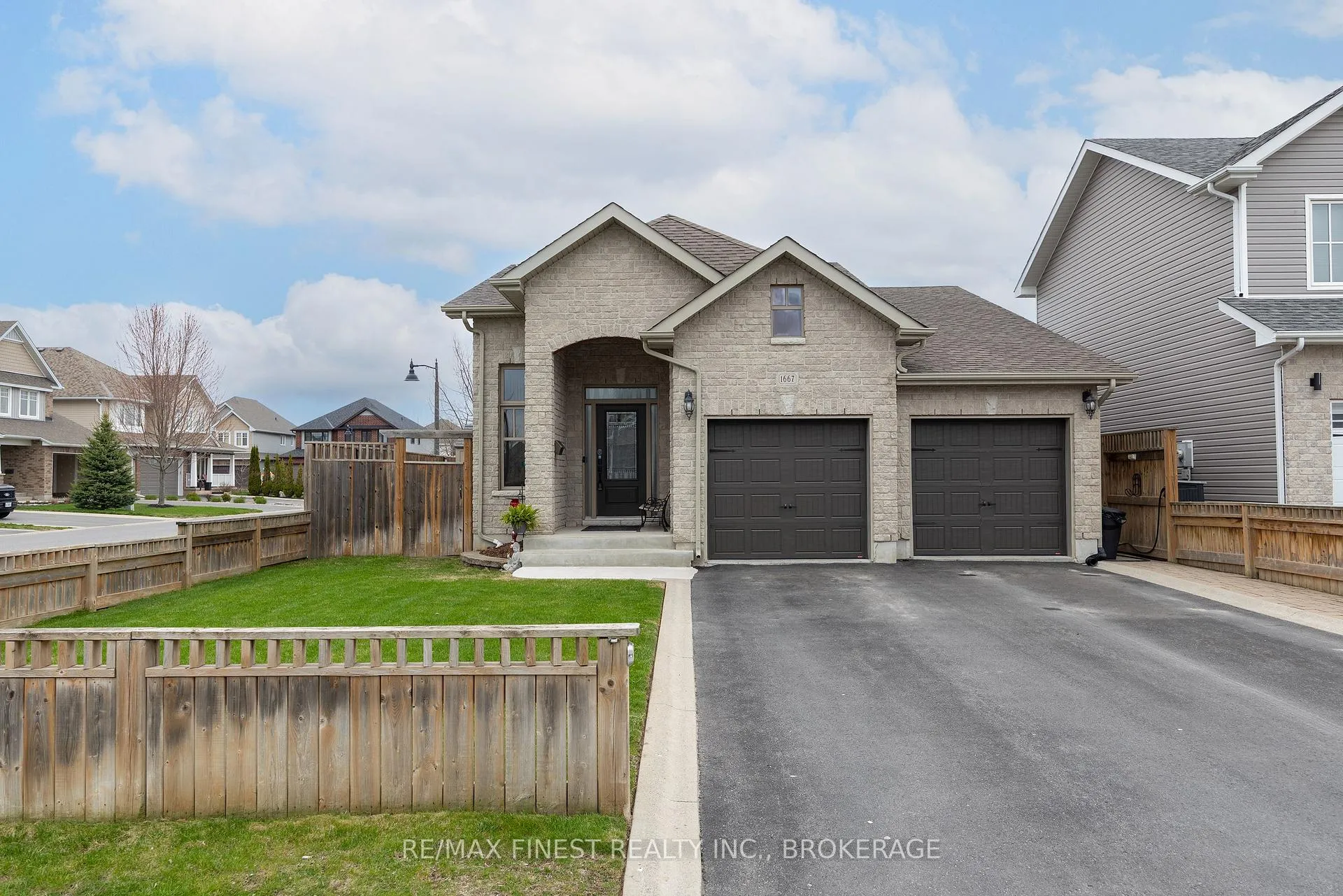 Photo 3 of 1667 Crimson Crescent, Kingston, City Northwest — HOMEH