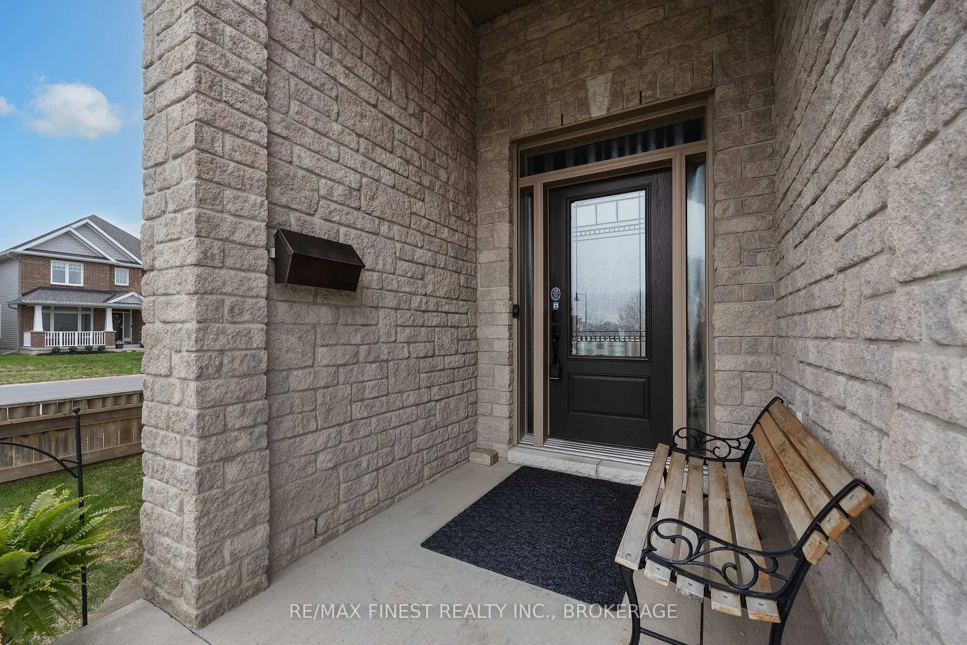 Photo 4 of 1667 Crimson Crescent, Kingston, City Northwest — HOMEH