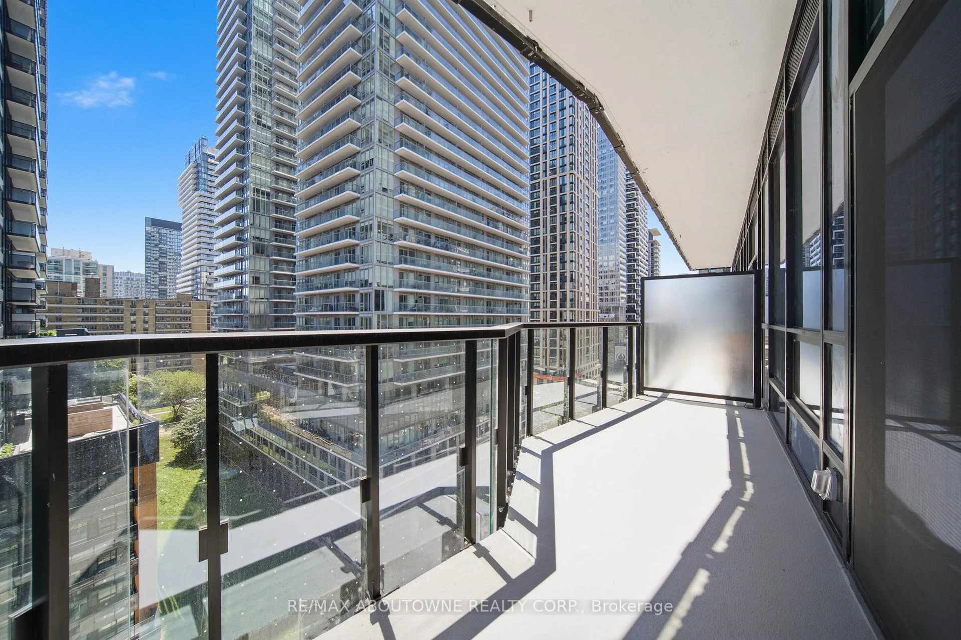 Photo 14 of Unit 908S, 110 Broadway Avenue, Toronto, Mount Pleasant West — HOMEH
