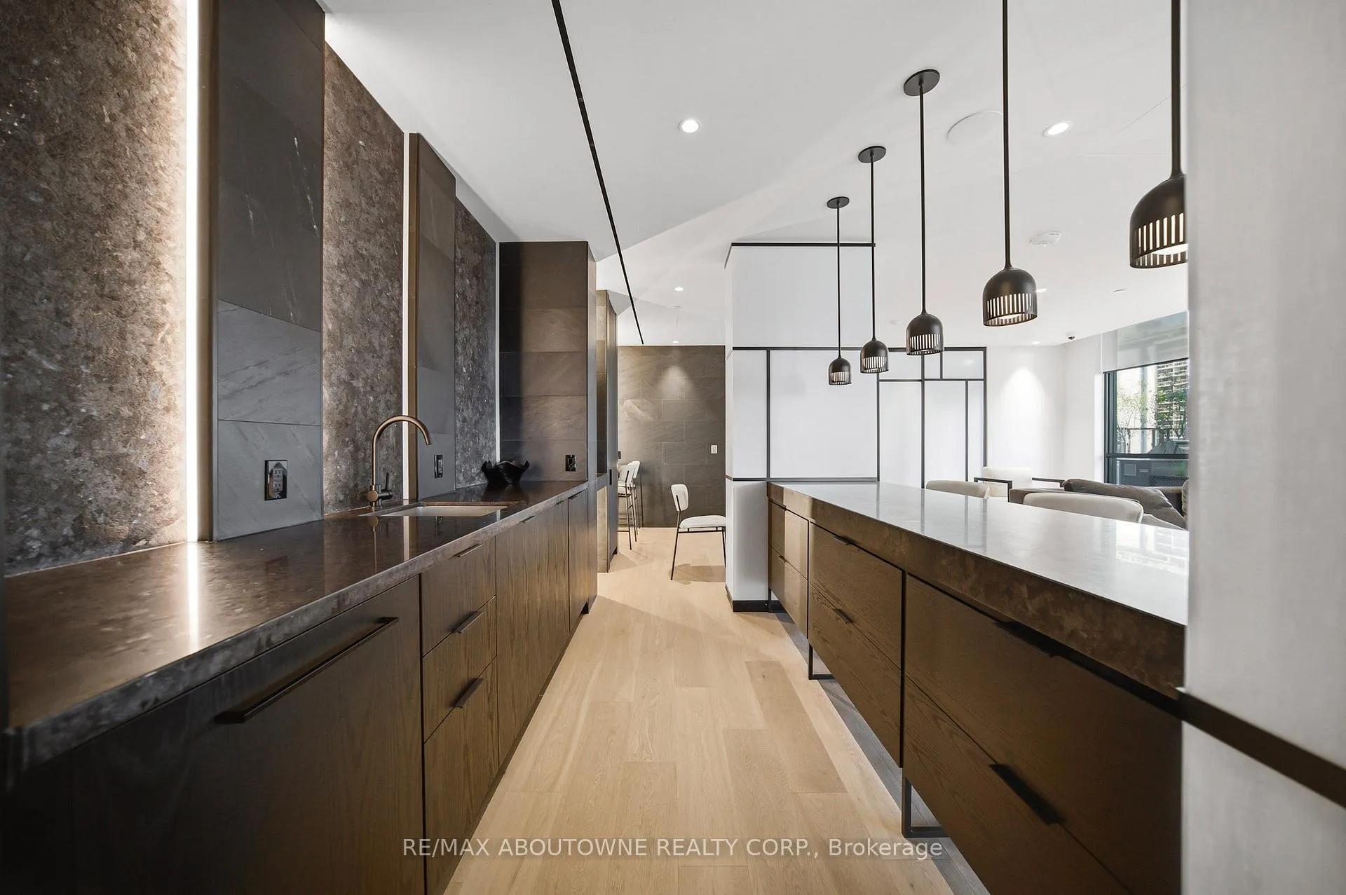 Photo 16 of Unit 908S, 110 Broadway Avenue, Toronto, Mount Pleasant West — HOMEH