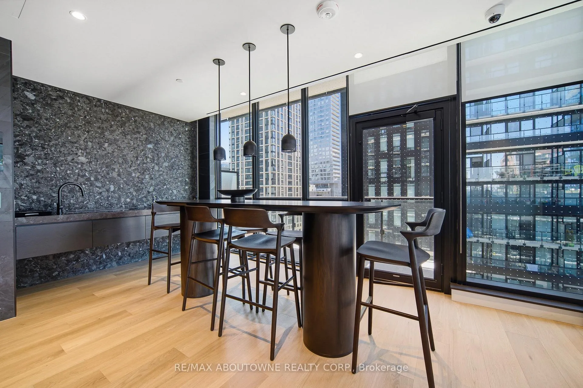 Photo 18 of Unit 908S, 110 Broadway Avenue, Toronto, Mount Pleasant West — HOMEH