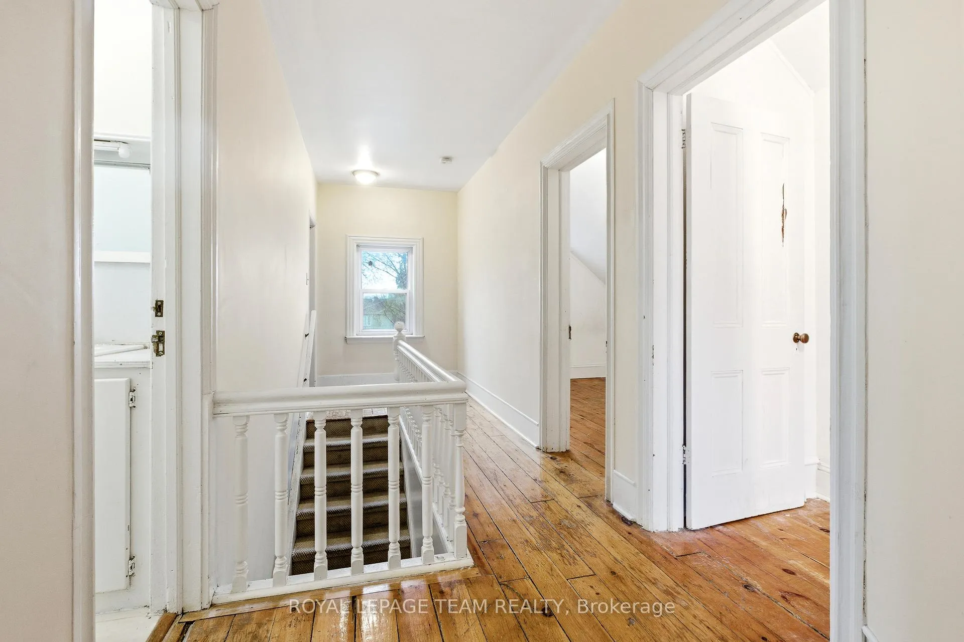 Photo 19 of 910 Pinecrest Road, Ottawa, Fairfield Heights — HOMEH