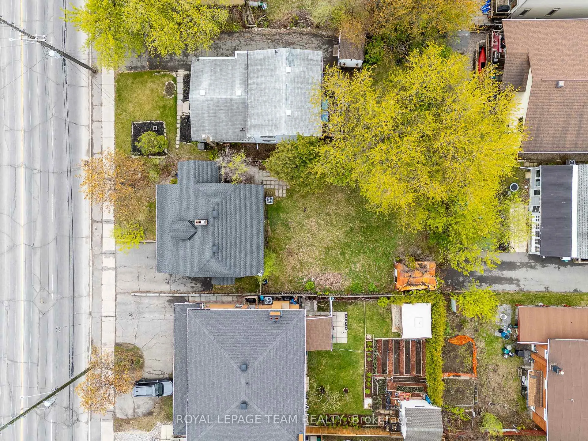 Photo 35 of 910 Pinecrest Road, Ottawa, Fairfield Heights — HOMEH