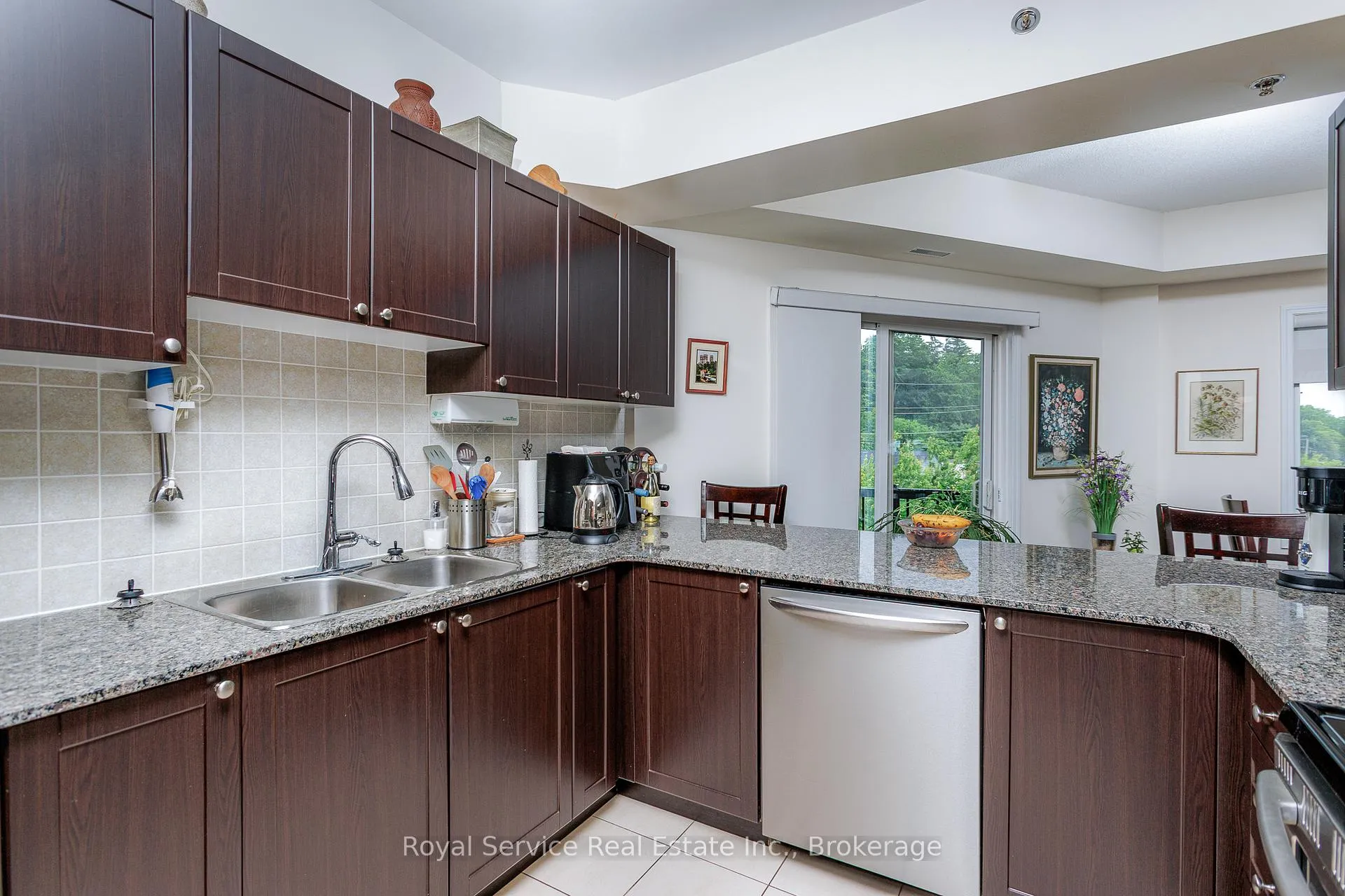 Photo 6 of Unit 307, 50 Mill Street N, Port Hope — HOMEH