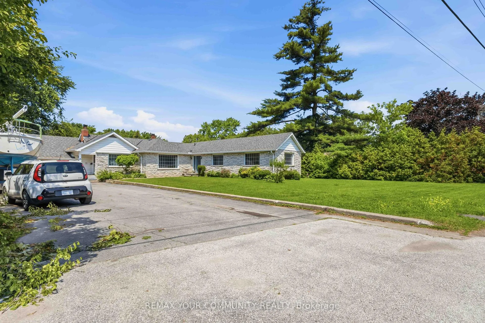Photo 1 of 314 The Queensway S, Georgina, Keswick South — HOMEH