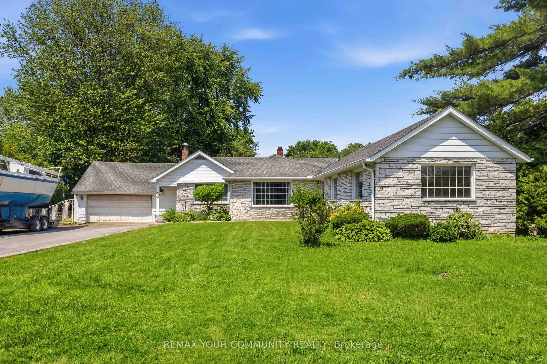 Photo 2 of 314 The Queensway S, Georgina, Keswick South — HOMEH