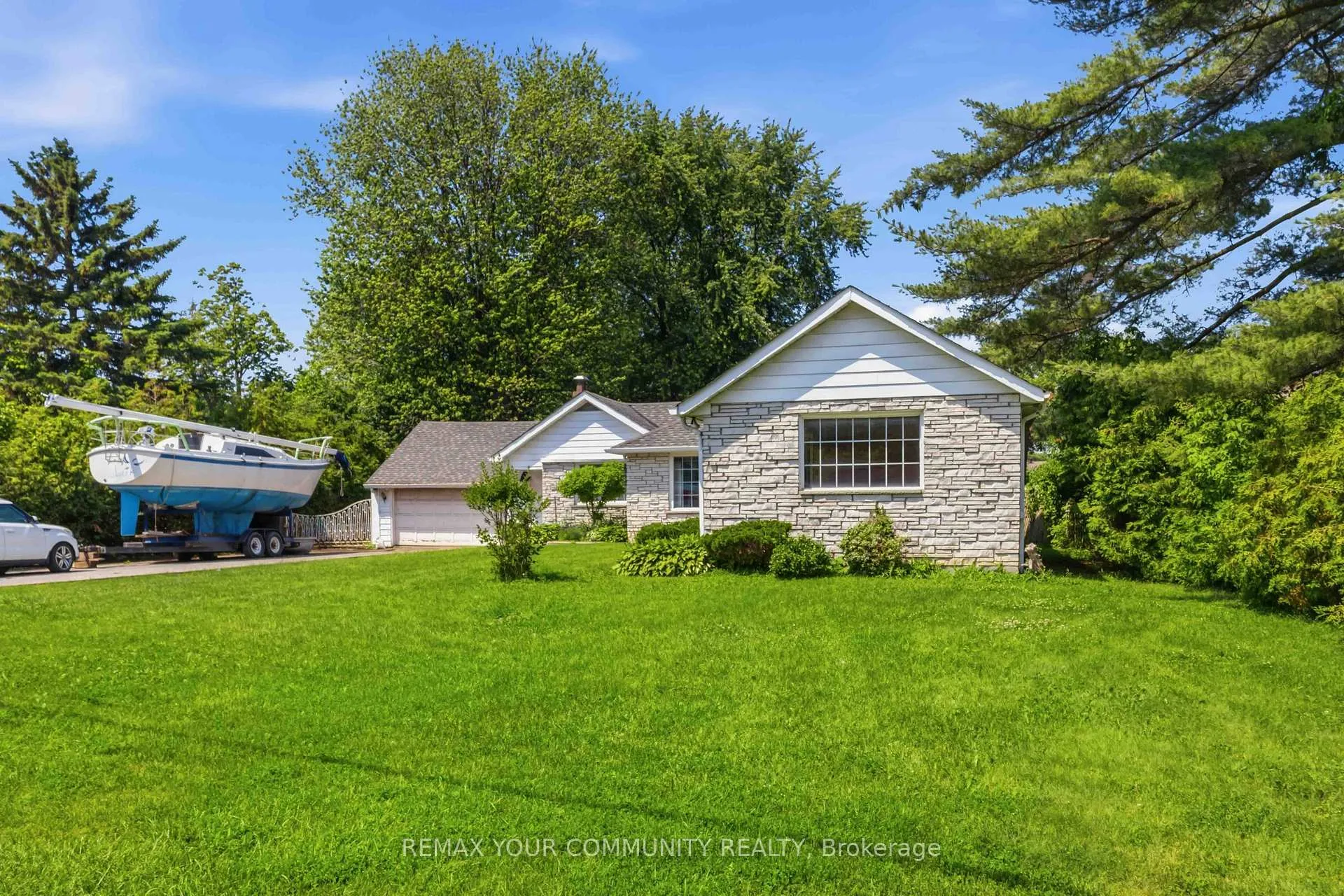 Photo 3 of 314 The Queensway S, Georgina, Keswick South — HOMEH