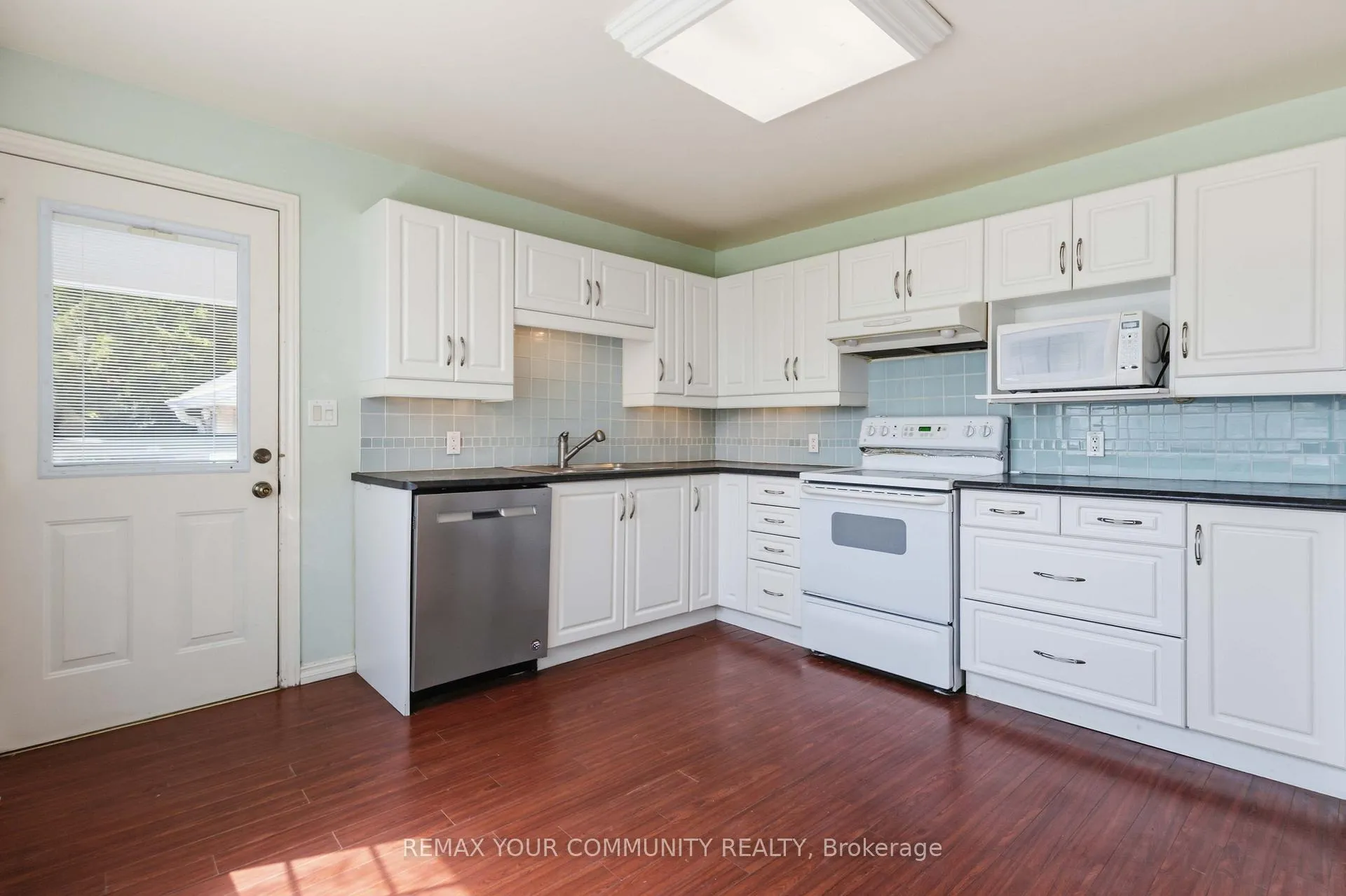 Photo 8 of 314 The Queensway S, Georgina, Keswick South — HOMEH