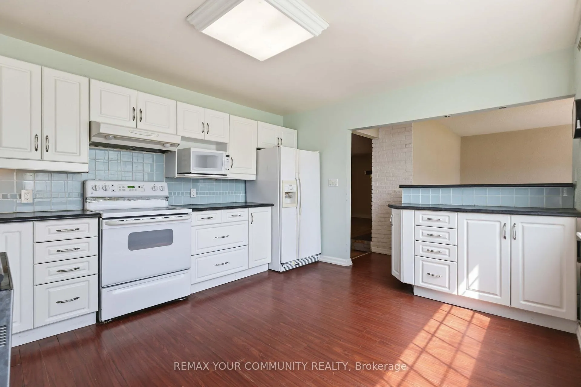 Photo 9 of 314 The Queensway S, Georgina, Keswick South — HOMEH