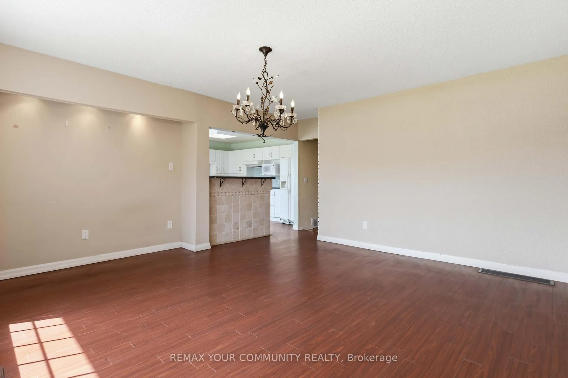 Photo 12 of 314 The Queensway S, Georgina, Keswick South — HOMEH
