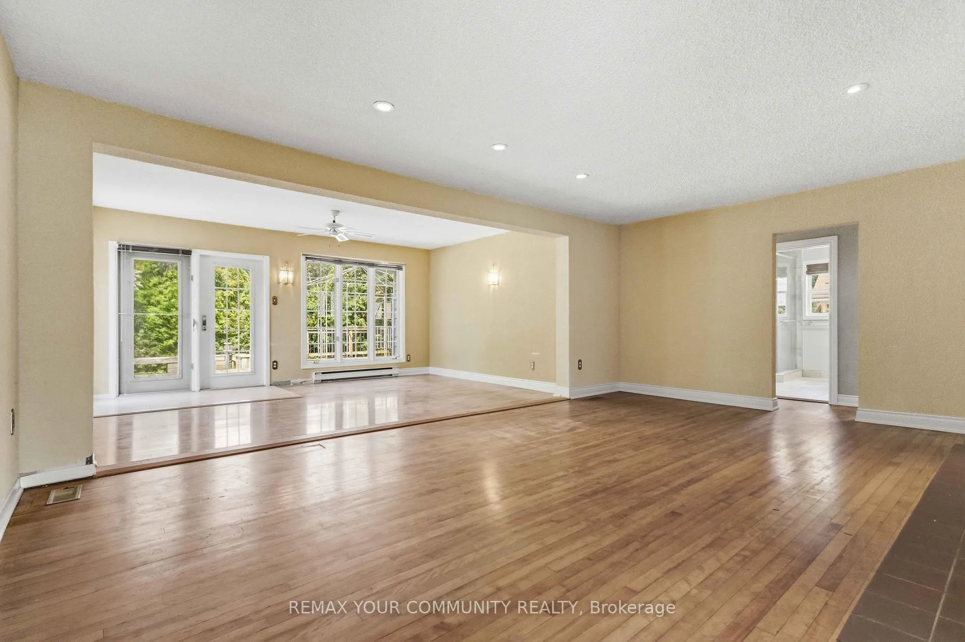 Photo 13 of 314 The Queensway S, Georgina, Keswick South — HOMEH