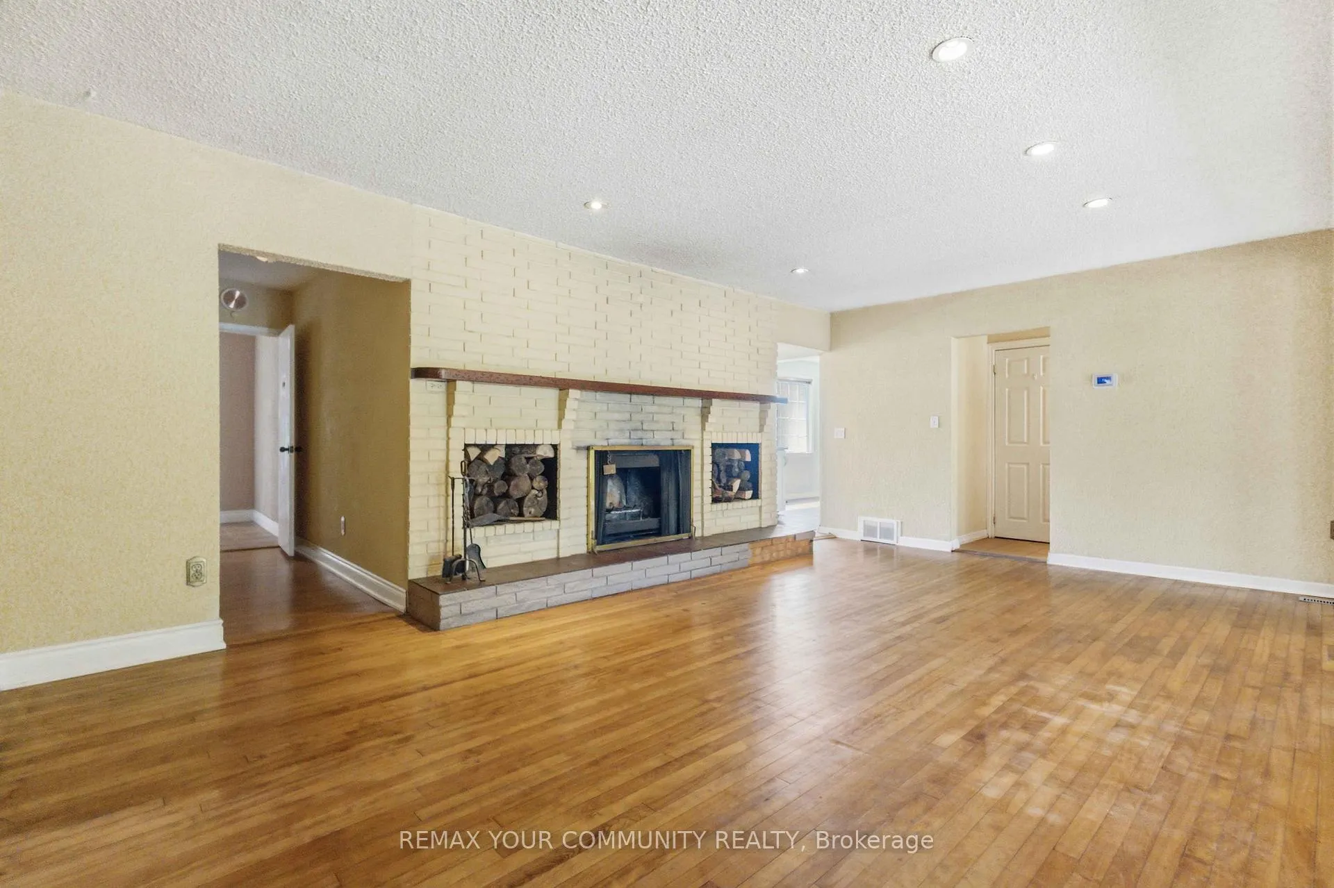 Photo 14 of 314 The Queensway S, Georgina, Keswick South — HOMEH