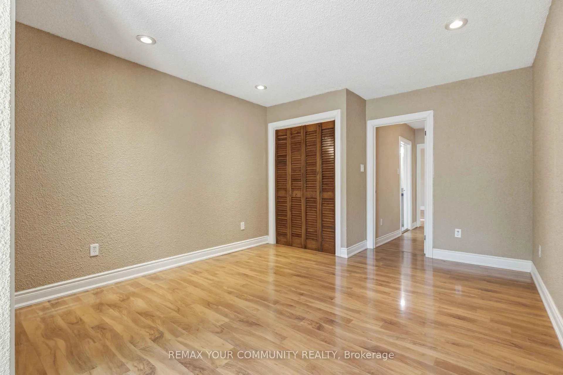 Photo 19 of 314 The Queensway S, Georgina, Keswick South — HOMEH