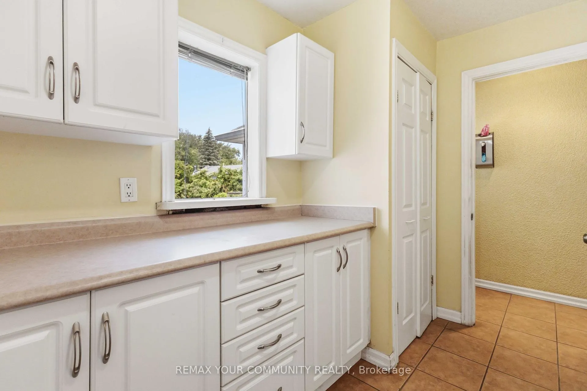 Photo 23 of 314 The Queensway S, Georgina, Keswick South — HOMEH