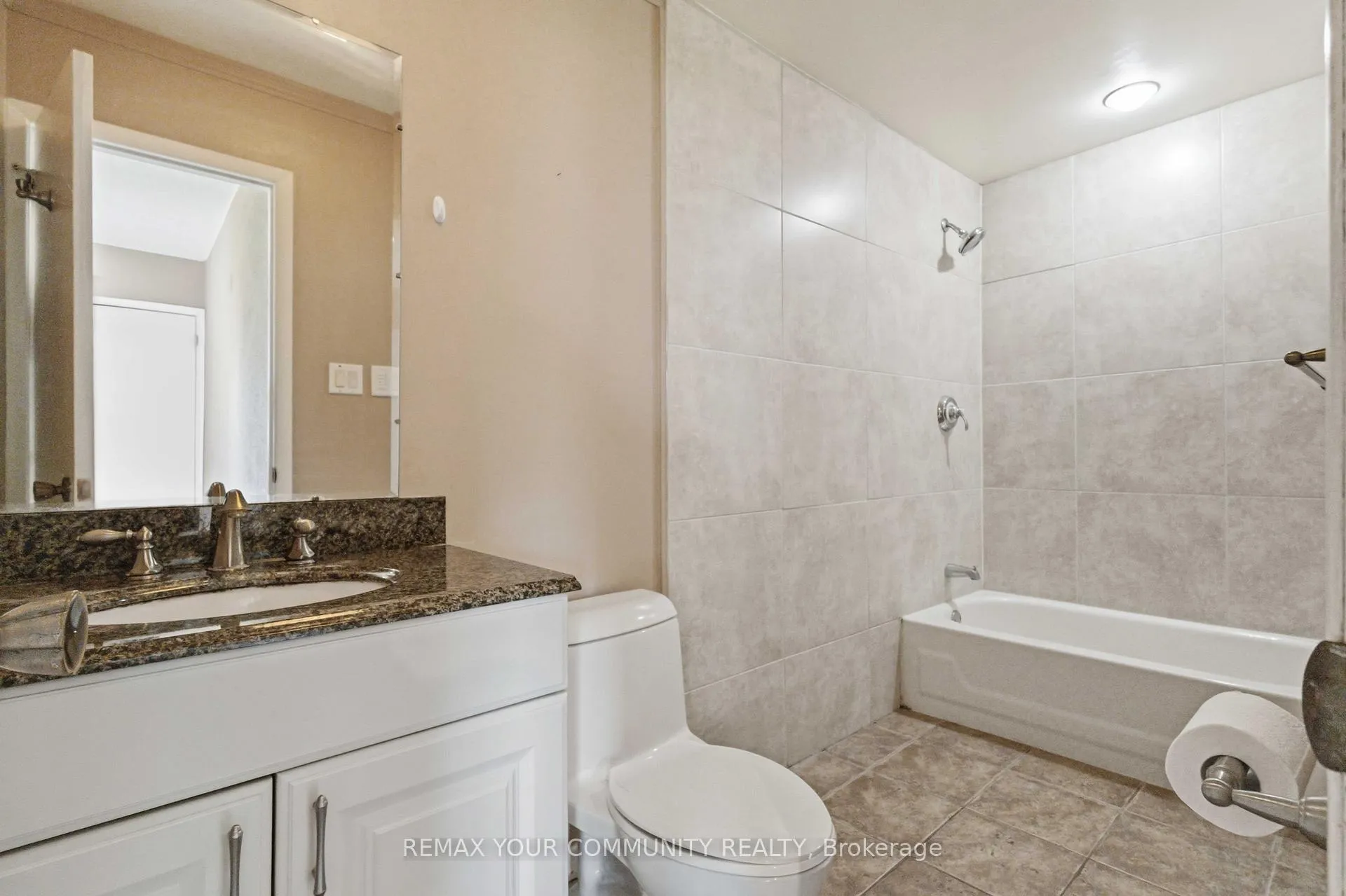 Photo 24 of 314 The Queensway S, Georgina, Keswick South — HOMEH