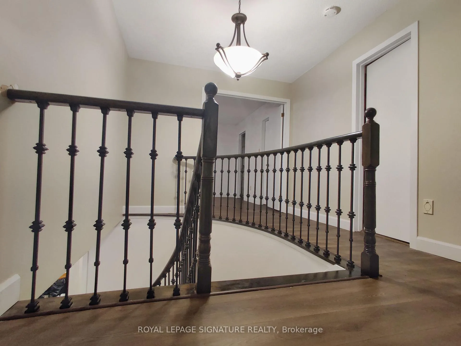 Photo 5 of Unit Upper, 2966 Caradoc Lane, Oakville, Clearview — HOMEH
