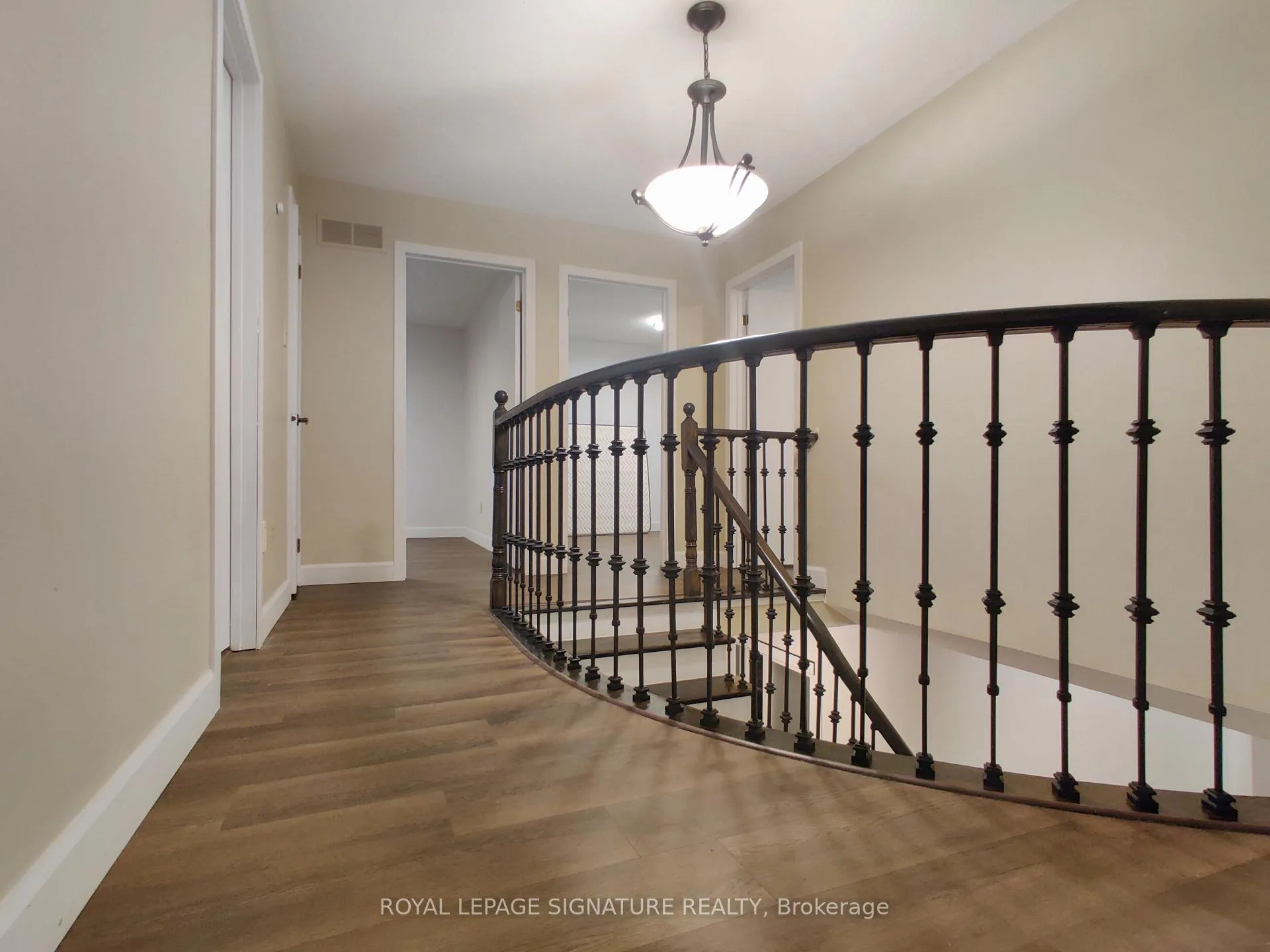 Photo 6 of Unit Upper, 2966 Caradoc Lane, Oakville, Clearview — HOMEH
