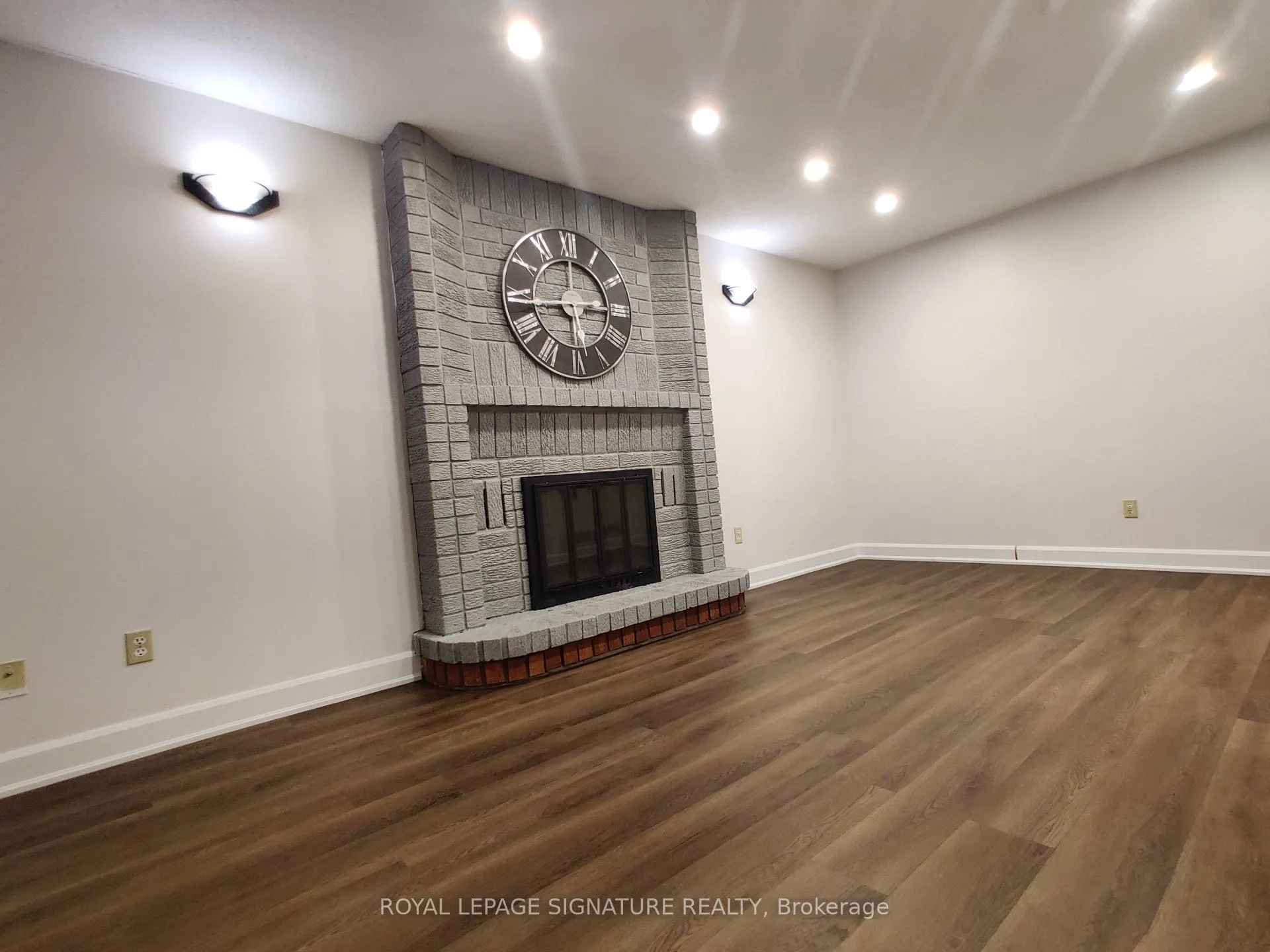 Photo 7 of Unit Upper, 2966 Caradoc Lane, Oakville, Clearview — HOMEH
