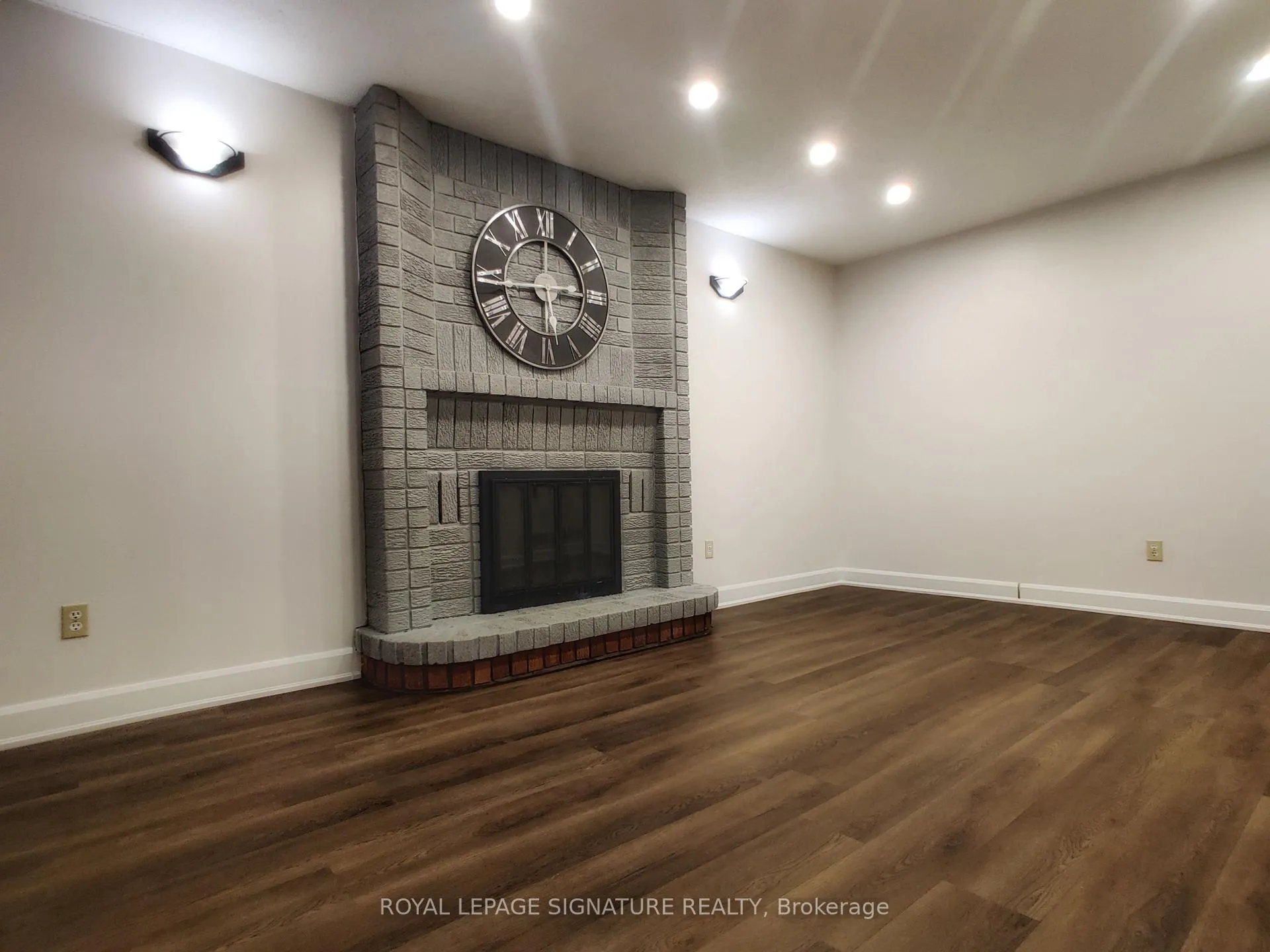 Photo 8 of Unit Upper, 2966 Caradoc Lane, Oakville, Clearview — HOMEH