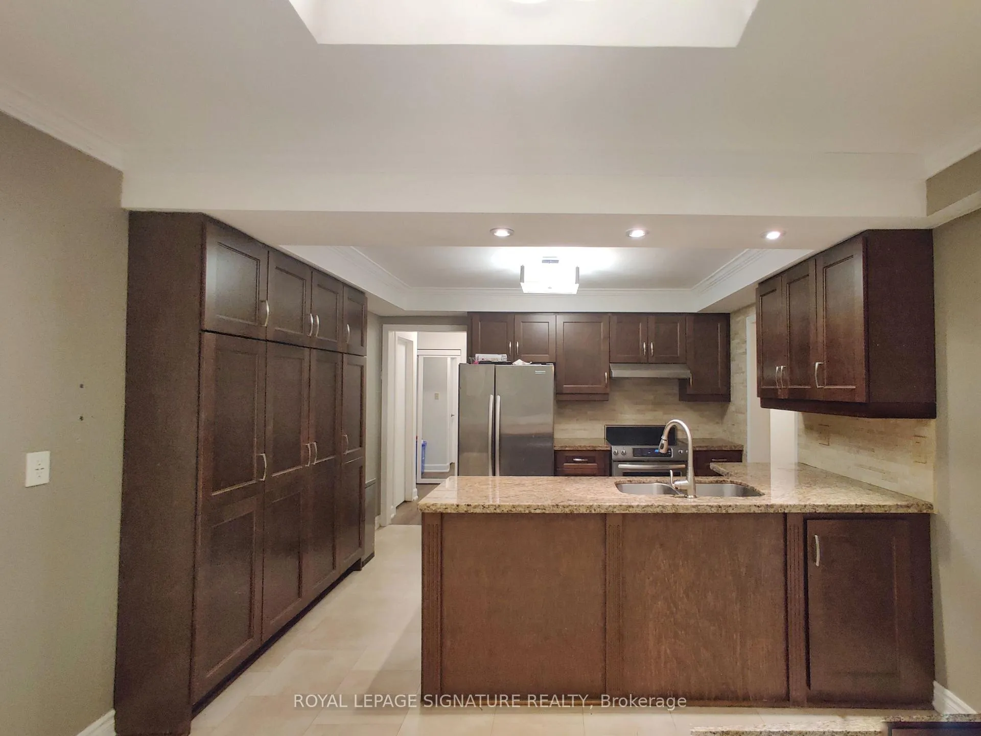 Photo 11 of Unit Upper, 2966 Caradoc Lane, Oakville, Clearview — HOMEH