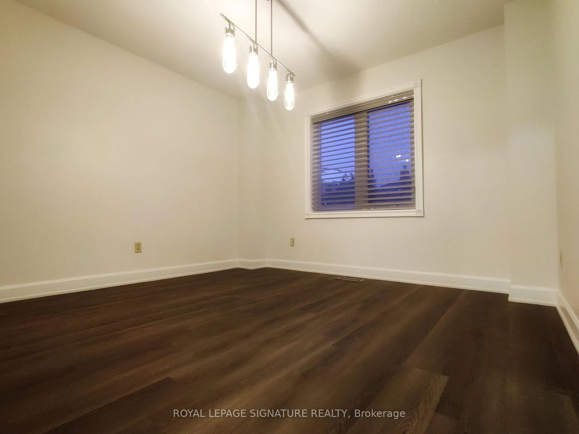 Photo 14 of Unit Upper, 2966 Caradoc Lane, Oakville, Clearview — HOMEH