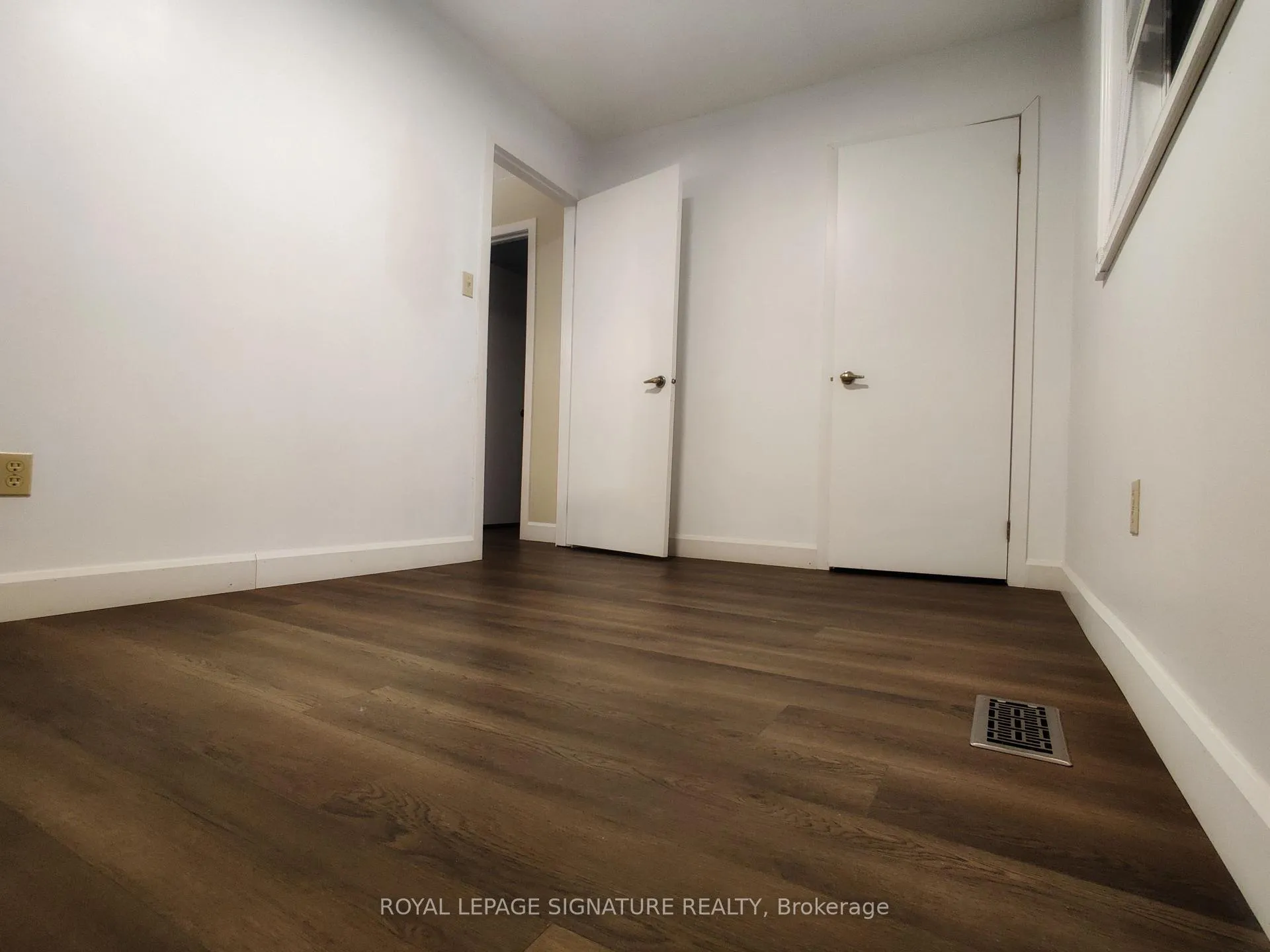 Photo 16 of Unit Upper, 2966 Caradoc Lane, Oakville, Clearview — HOMEH