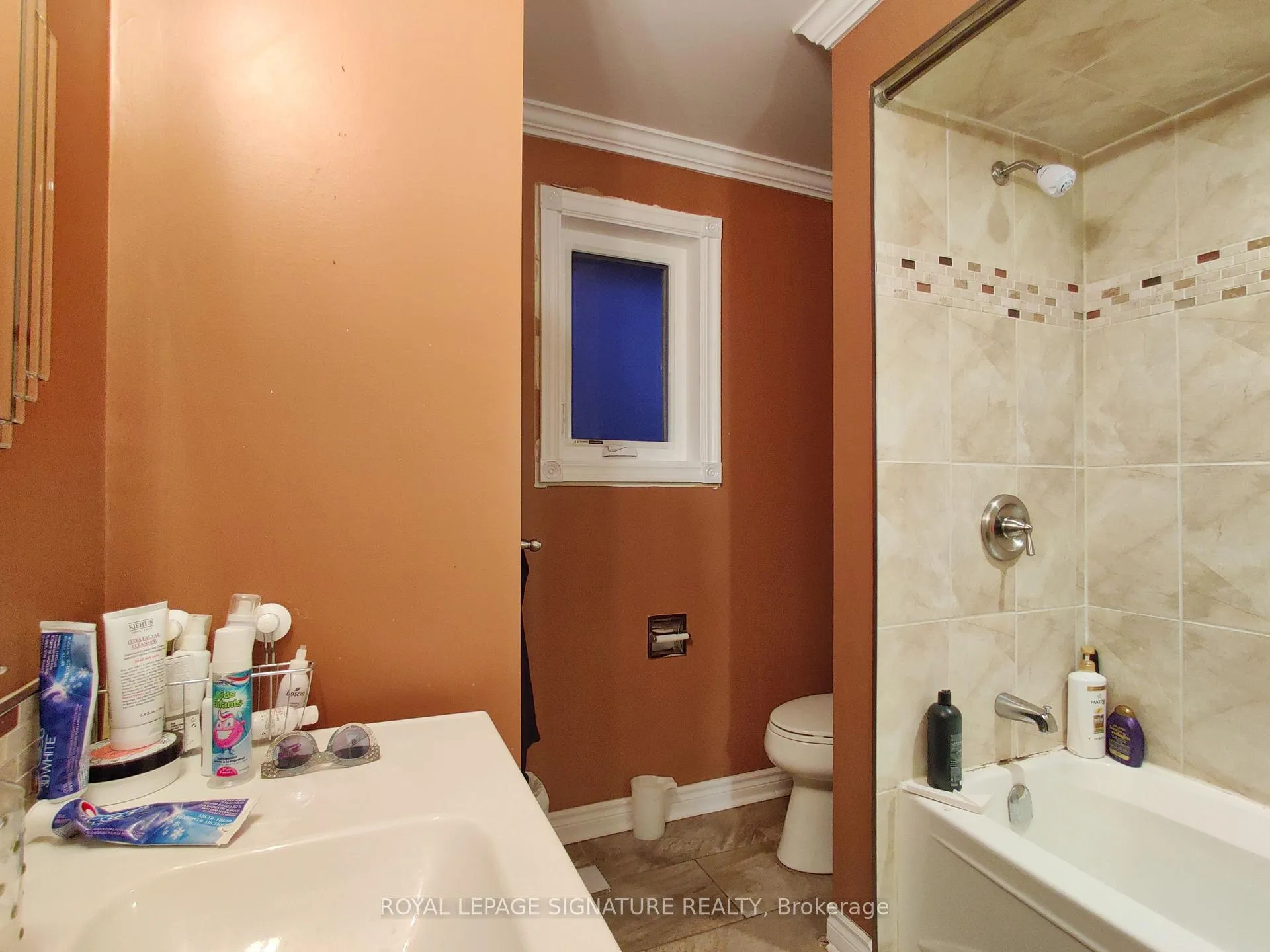Photo 21 of Unit Upper, 2966 Caradoc Lane, Oakville, Clearview — HOMEH
