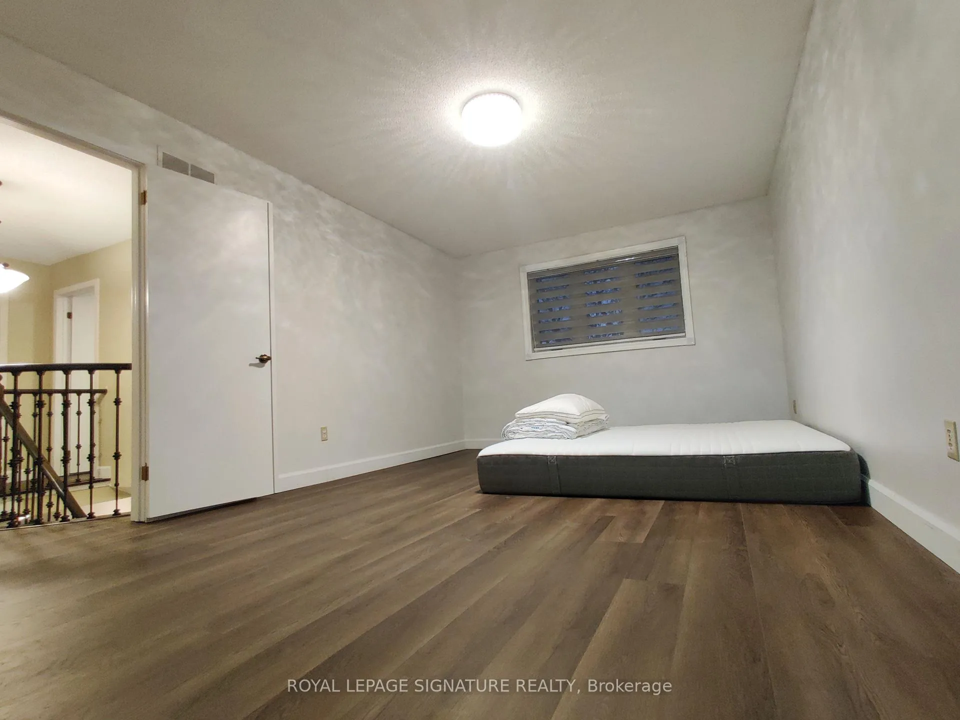 Photo 23 of Unit Upper, 2966 Caradoc Lane, Oakville, Clearview — HOMEH