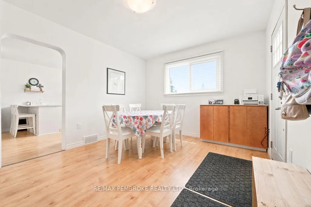 Photo 2 of 400 Murray Street, Pembroke, Pembroke — HOMEH