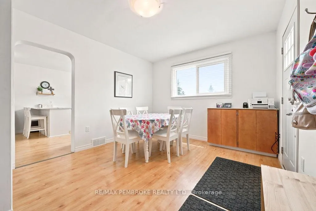 Photo 4 of 400 Murray Street, Pembroke, Pembroke — HOMEH