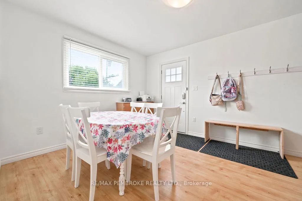 Photo 5 of 400 Murray Street, Pembroke, Pembroke — HOMEH