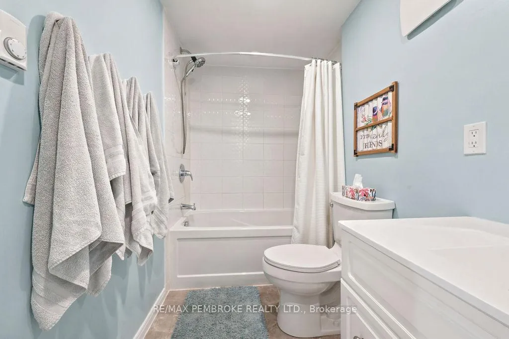 Photo 8 of 400 Murray Street, Pembroke, Pembroke — HOMEH