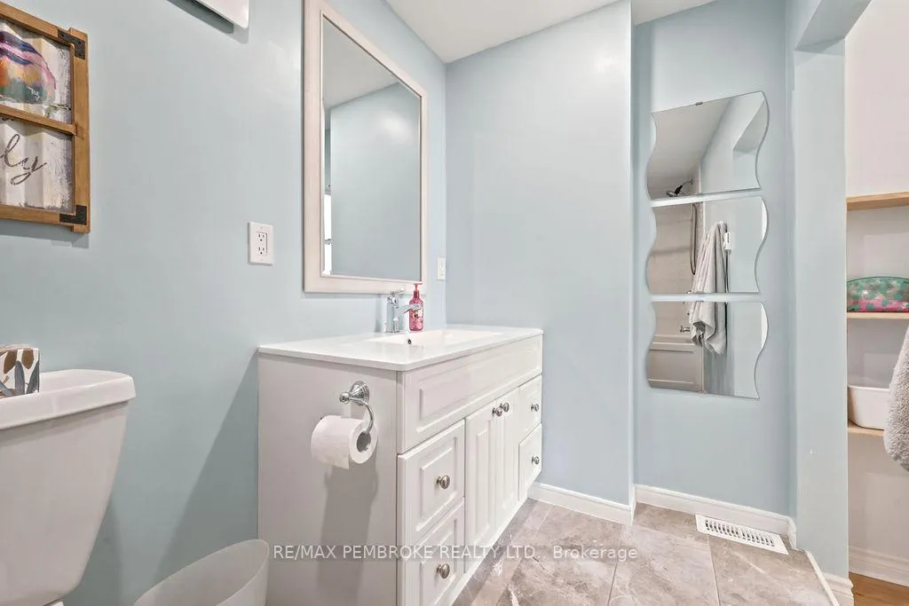 Photo 9 of 400 Murray Street, Pembroke, Pembroke — HOMEH