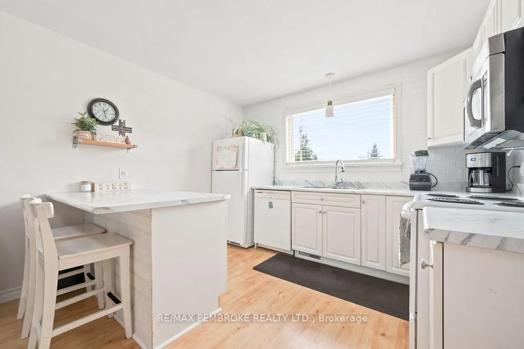Photo 12 of 400 Murray Street, Pembroke, Pembroke — HOMEH