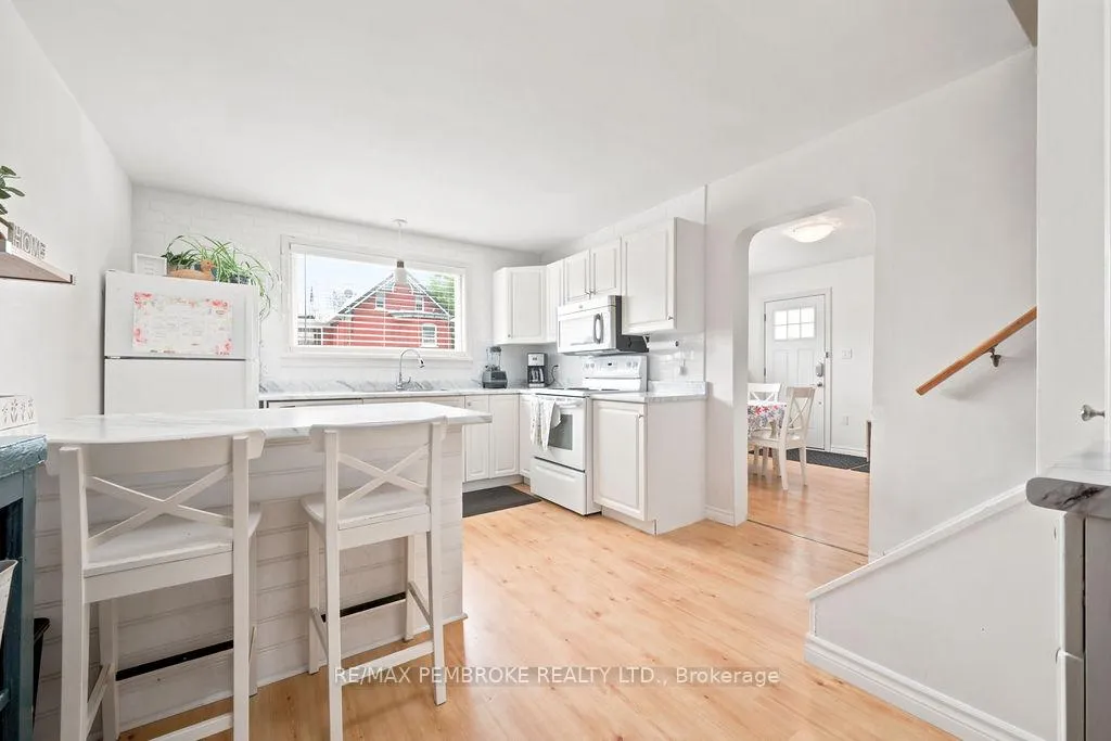 Photo 14 of 400 Murray Street, Pembroke, Pembroke — HOMEH
