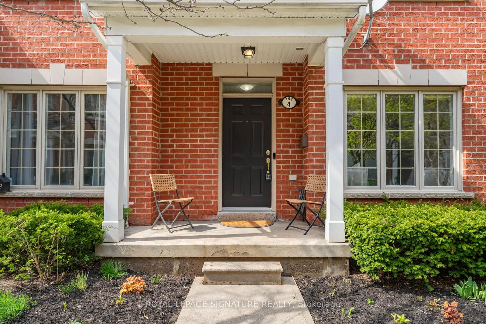 Photo 1 of Unit 4, 191 Twelfth Street, Etobicoke, New Toronto — HOMEH
